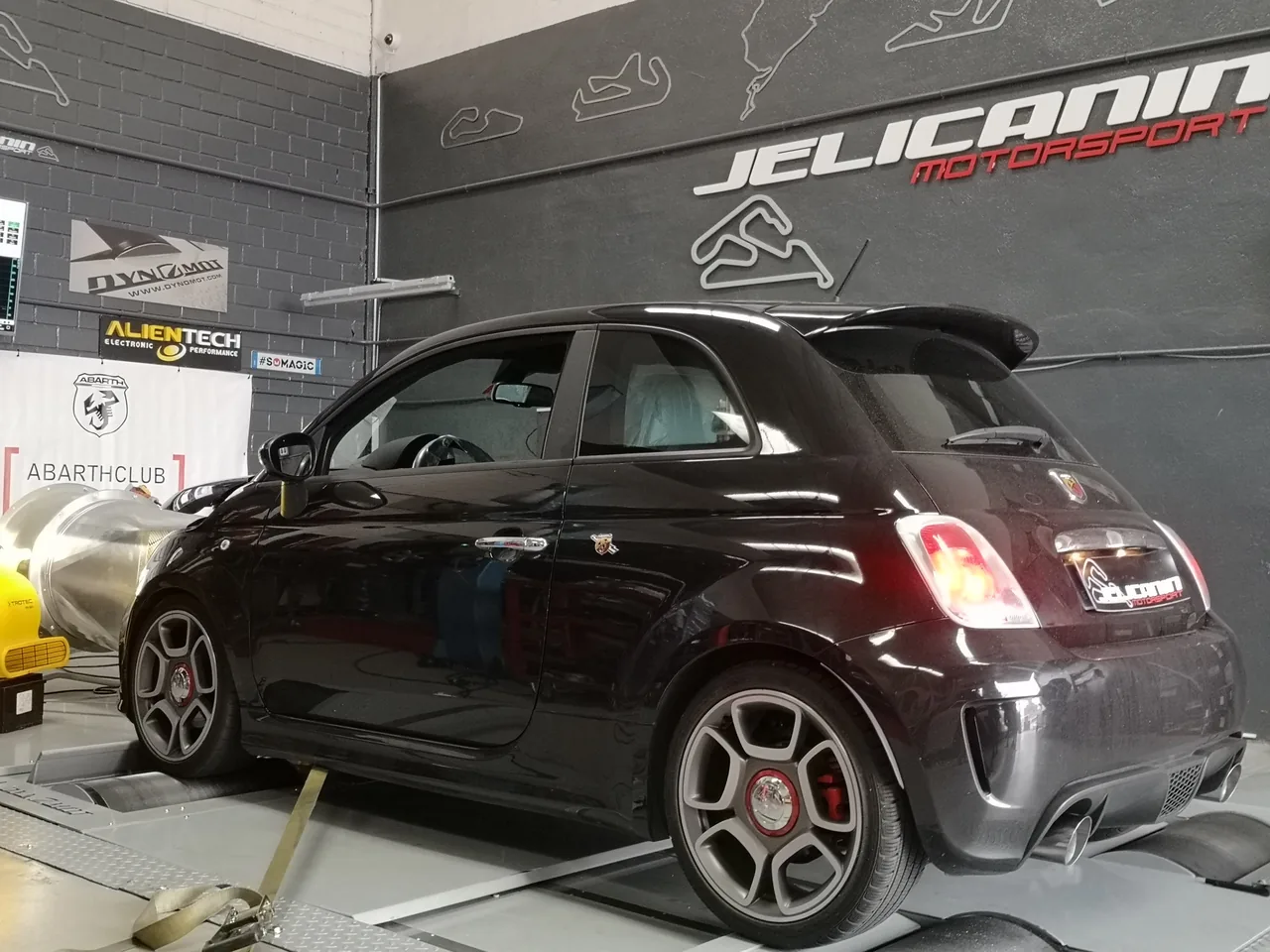 Abarth 500 1.4 T-Jet en el banco de potencia DynoMot 4x4 de Jelicanin Motorsport
