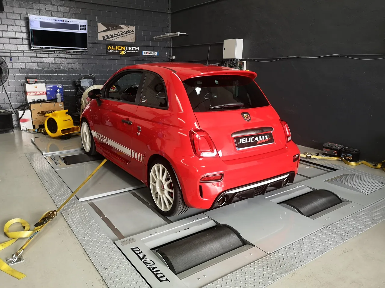 Abarth 595 1.4 T-Jet en el banco de potencia DynoMot 4x4 de Jelicanin Motorsport