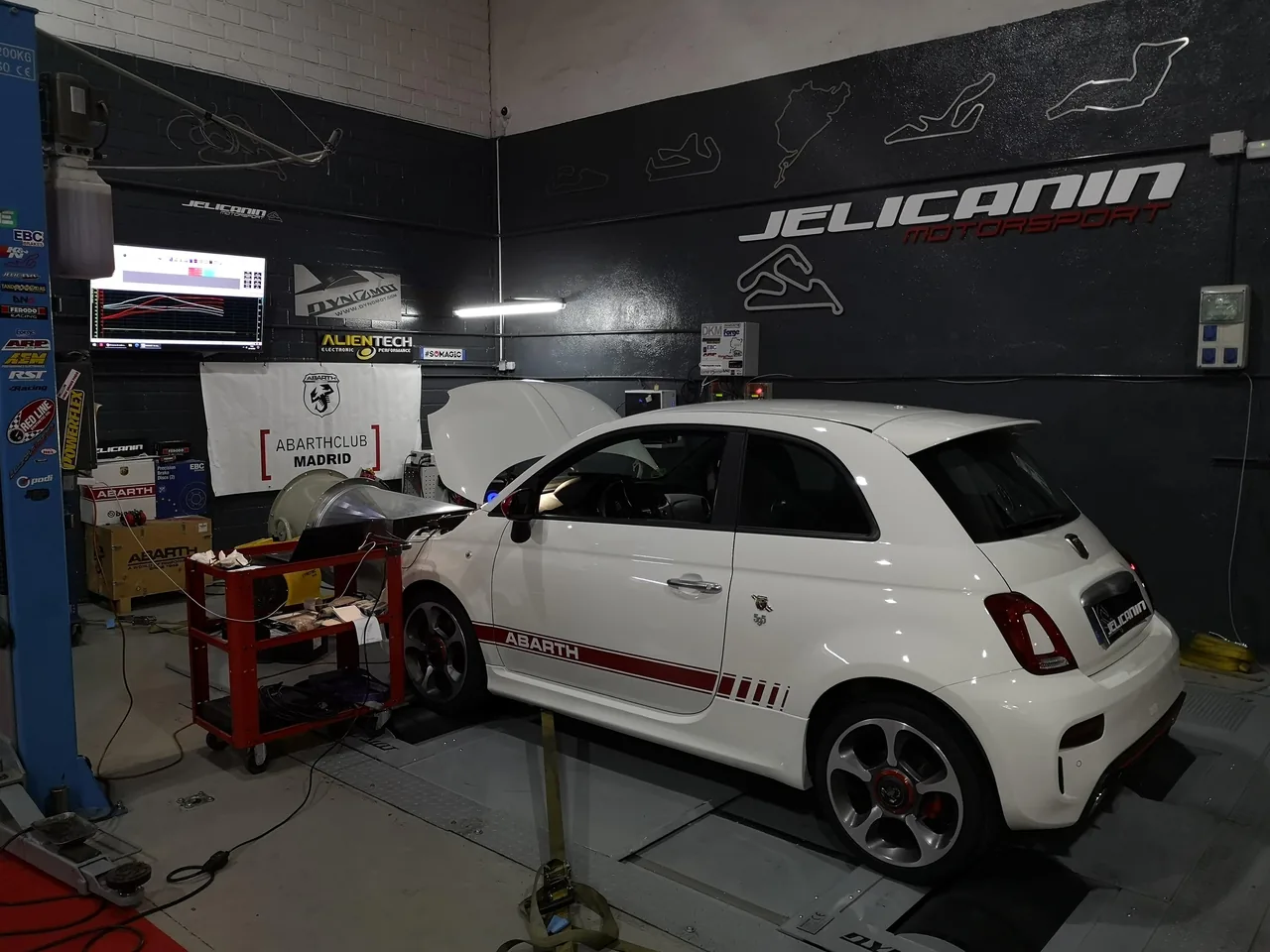 Abarth 595 1.4 T-Jet en el banco de potencia DynoMot 4x4 de Jelicanin Motorsport