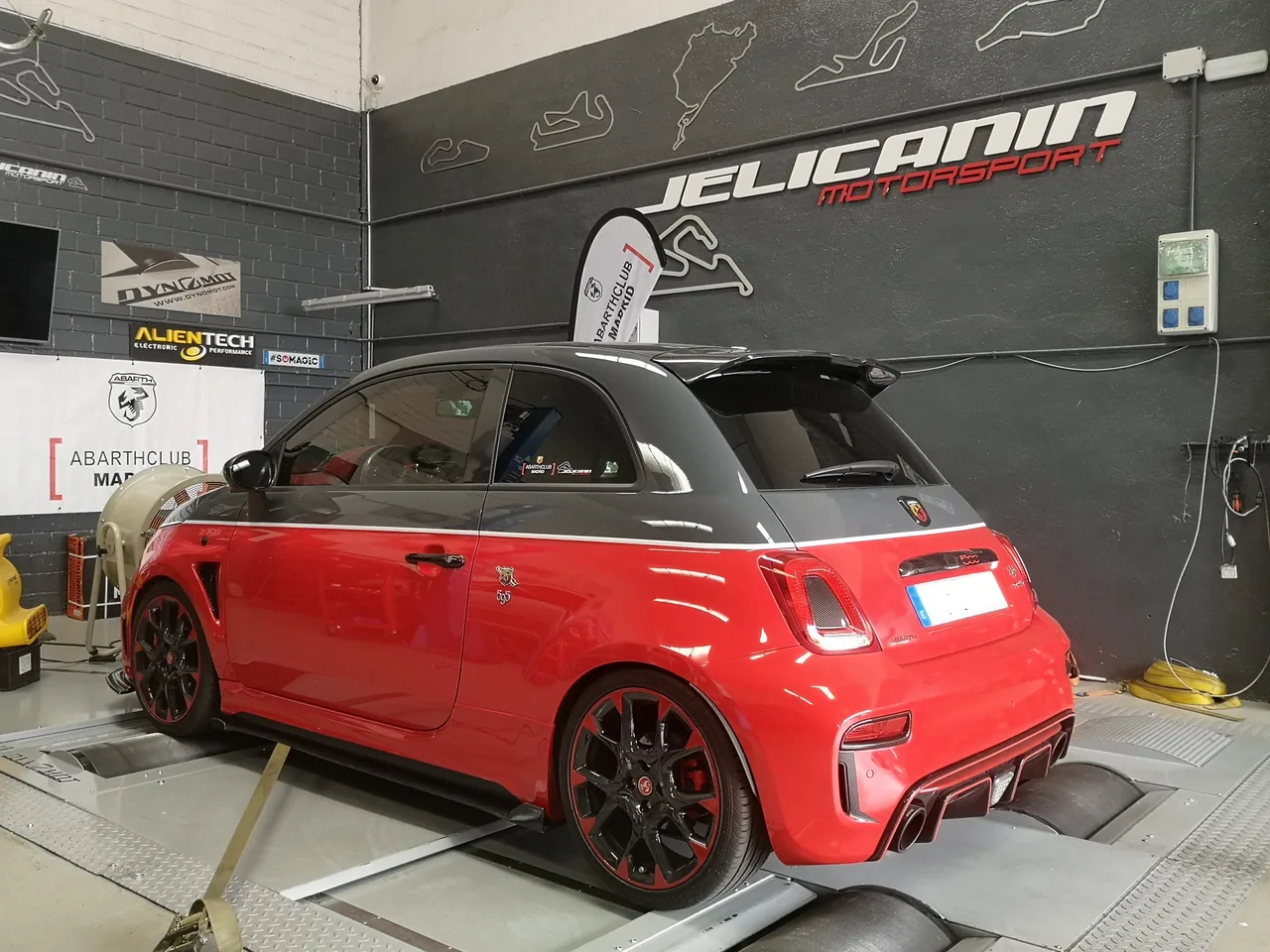 Abarth 595 1.4 T-Jet Competizione en el banco de potencia DynoMot 4x4 de Jelicanin Motorsport