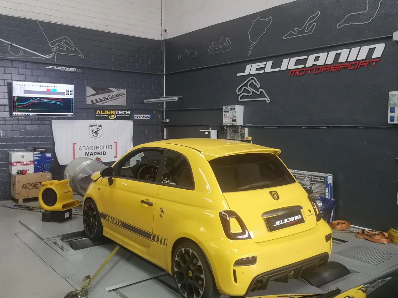 Abarth 595 1.4 T-Jet Competizione en el banco de potencia DynoMot 4x4 de Jelicanin Motorsport