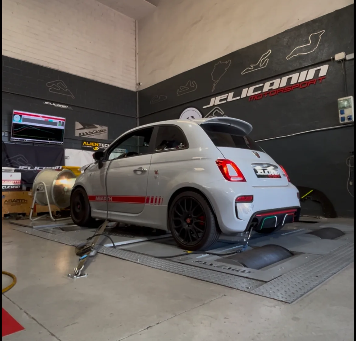 Abarth 595 1.4 T-Jet Turismo en el banco de potencia DynoMot 4x4 de Jelicanin Motorsport