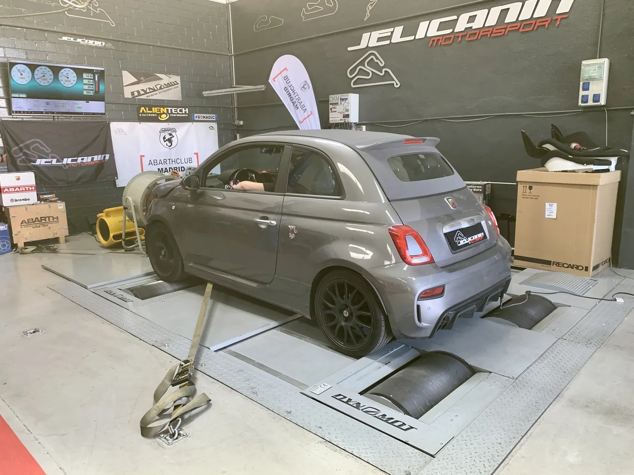 Abarth 595 1.4 T-Jet Turismo en el banco de potencia DynoMot 4x4 de Jelicanin Motorsport