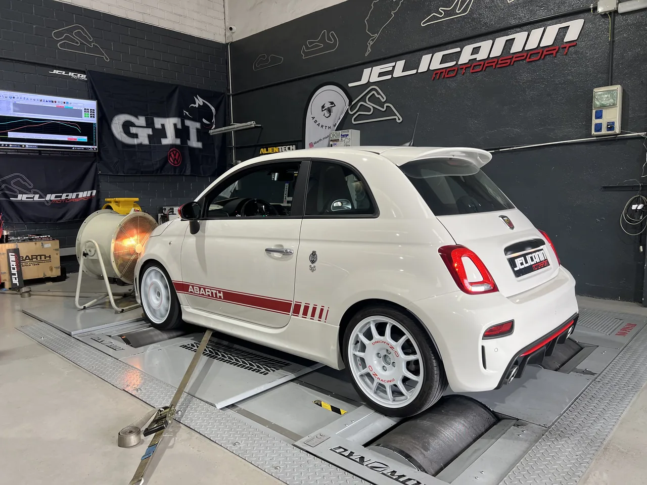 Abarth 595 1.4 T-Jet en el banco de potencia DynoMot 4x4 de Jelicanin Motorsport