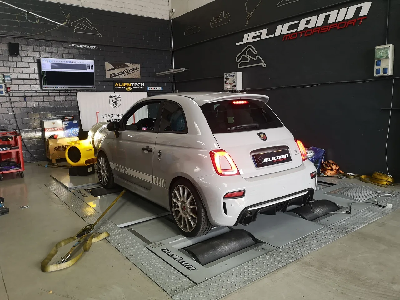 Abarth 595 1.4 T-Jet EsseEsse en el banco de potencia DynoMot 4x4 de Jelicanin Motorsport