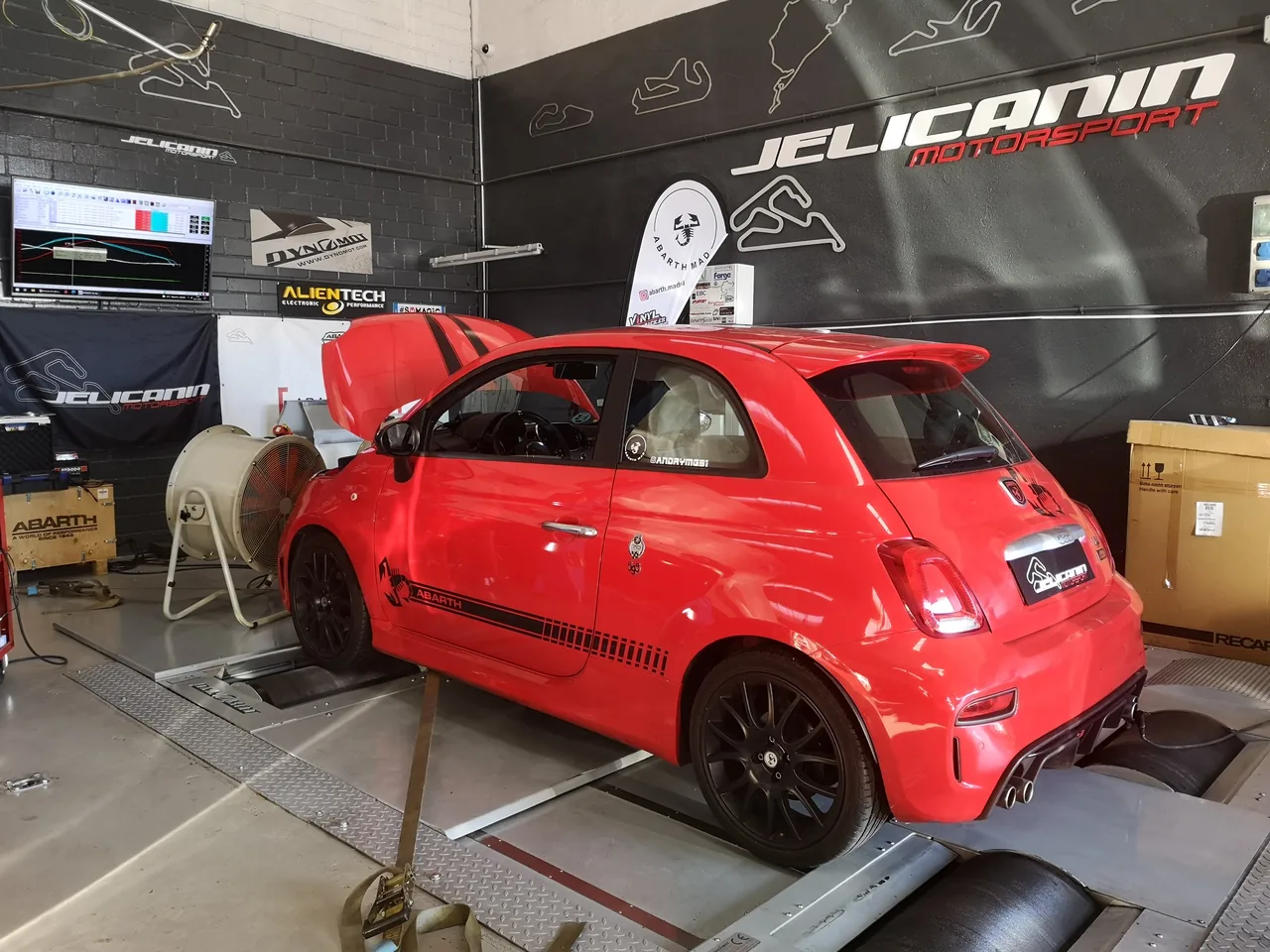 Abarth 595 1.4 T-Jet Pista en el banco de potencia DynoMot 4x4 de Jelicanin Motorsport