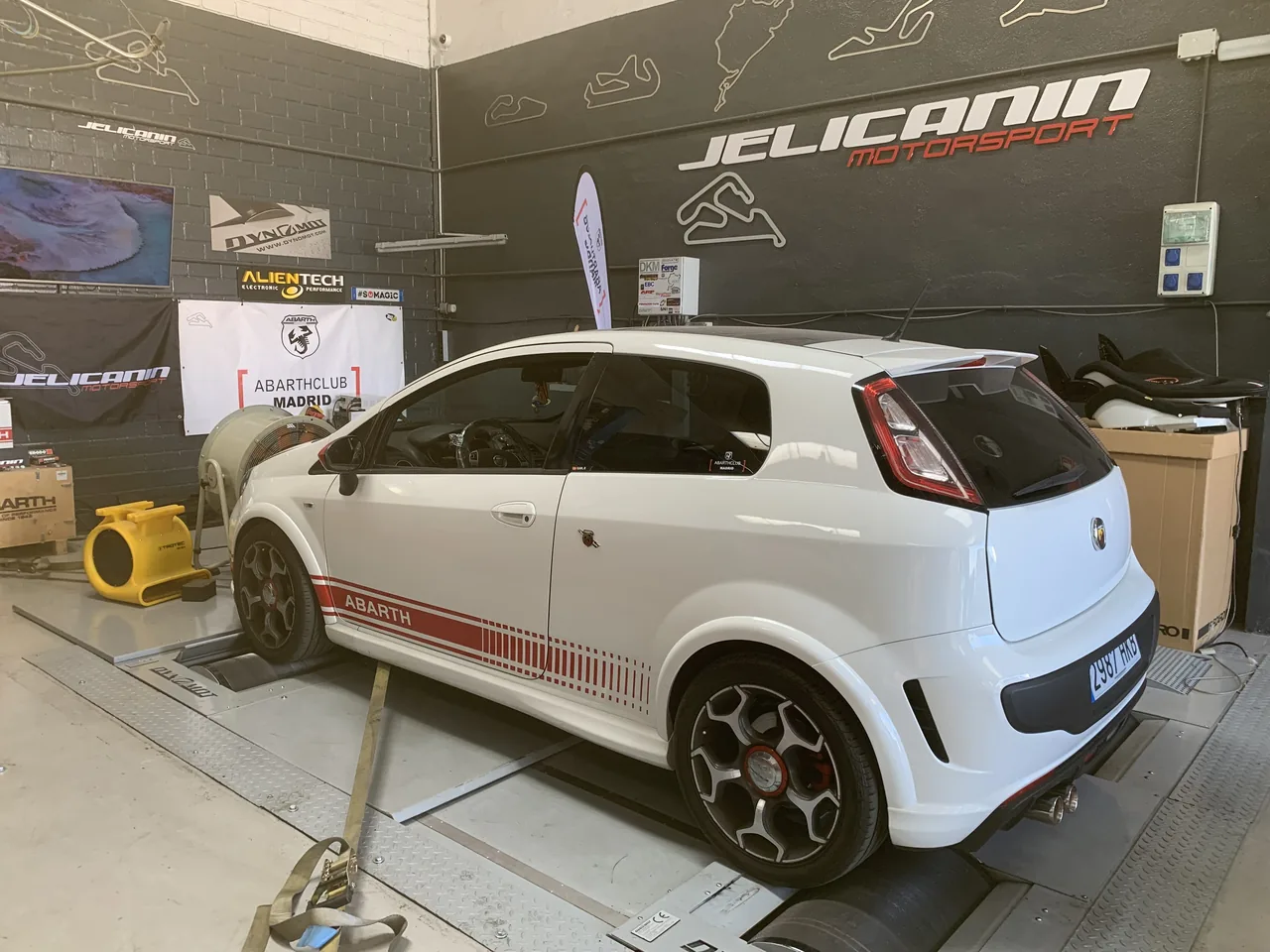 Abarth Punto Evo 1.4 T-Jet en el banco de potencia DynoMot 4x4 de Jelicanin Motorsport