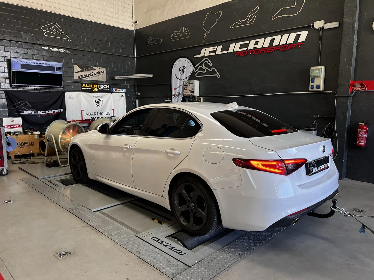 Alfa Romeo Giulia 2.2 JTDM 180 en el banco de potencia DynoMot 4x4 de Jelicanin Motorsport