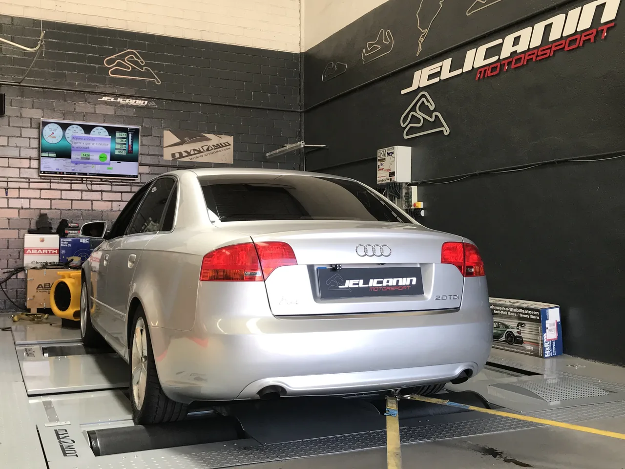 Audi A4 2.0 TDI 170 en el banco de potencia DynoMot 4x4 de Jelicanin Motorsport