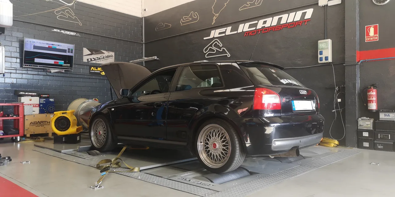 Audi S3 1.8 T quattro en el banco de potencia DynoMot 4x4 de Jelicanin Motorsport