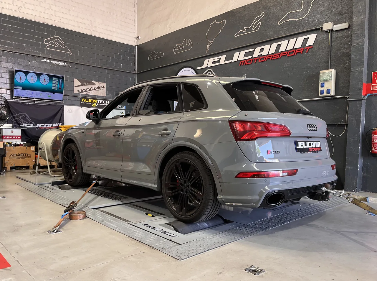 Audi SQ5 3.0 TFSI quattro en el banco de potencia DynoMot 4x4 de Jelicanin Motorsport