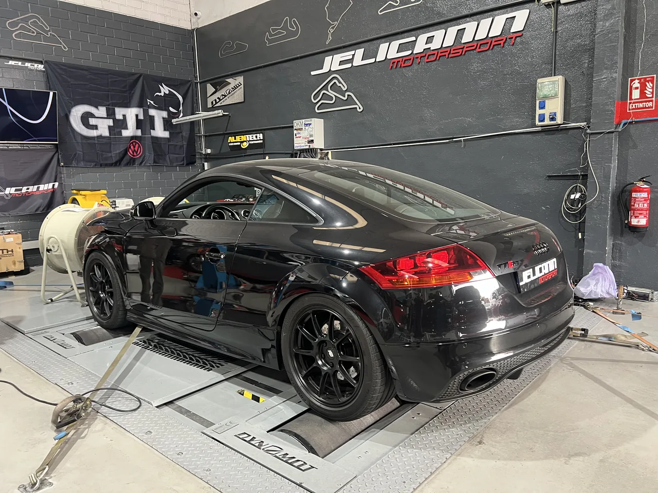 Audi TT RS PLUS 2.5 TFSI quattro en el banco de potencia DynoMot 4x4 de Jelicanin Motorsport