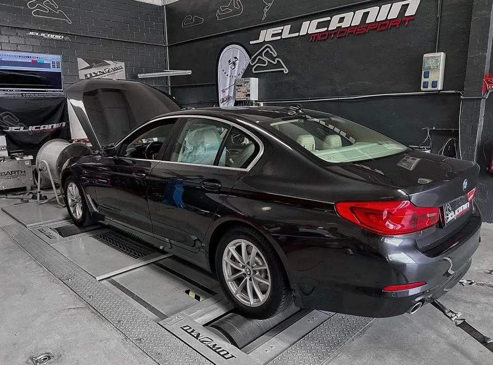 BMW Serie 5 520d en el banco de potencia DynoMot 4x4 de Jelicanin Motorsport