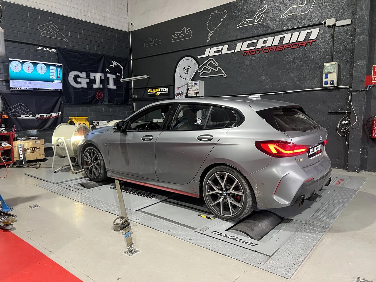 BMW Serie 1 128Ti - 265cv en el banco de potencia DynoMot 4x4 de Jelicanin Motorsport