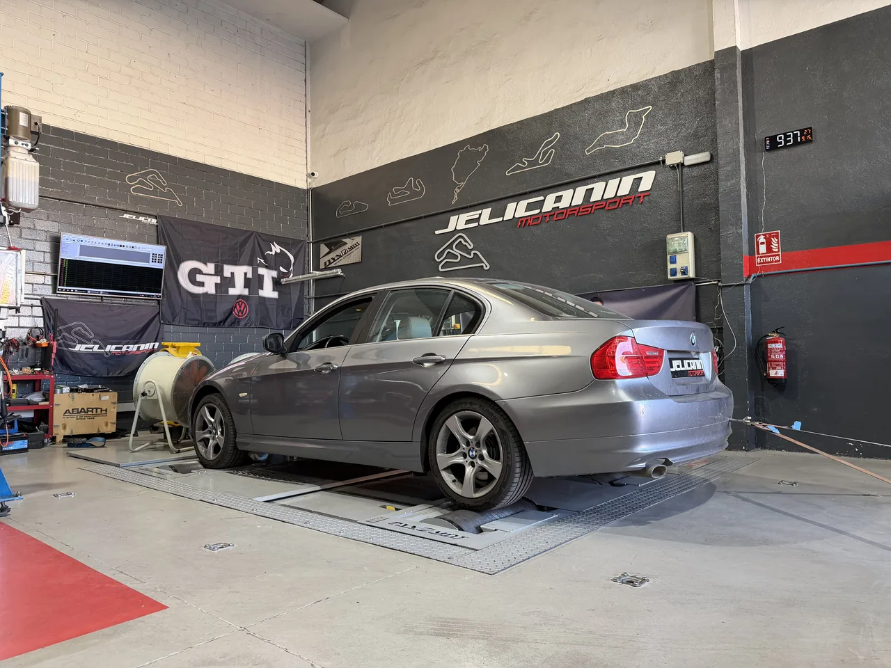 BMW Serie 3 318d en el banco de potencia DynoMot 4x4 de Jelicanin Motorsport