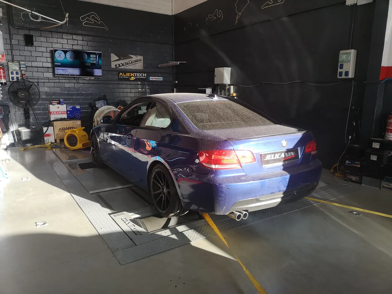 BMW Serie 3 320d 177 en el banco de potencia DynoMot 4x4 de Jelicanin Motorsport
