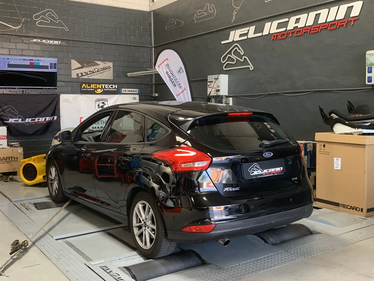 Ford Focus 1.5 TDCi 120 en el banco de potencia DynoMot 4x4 de Jelicanin Motorsport