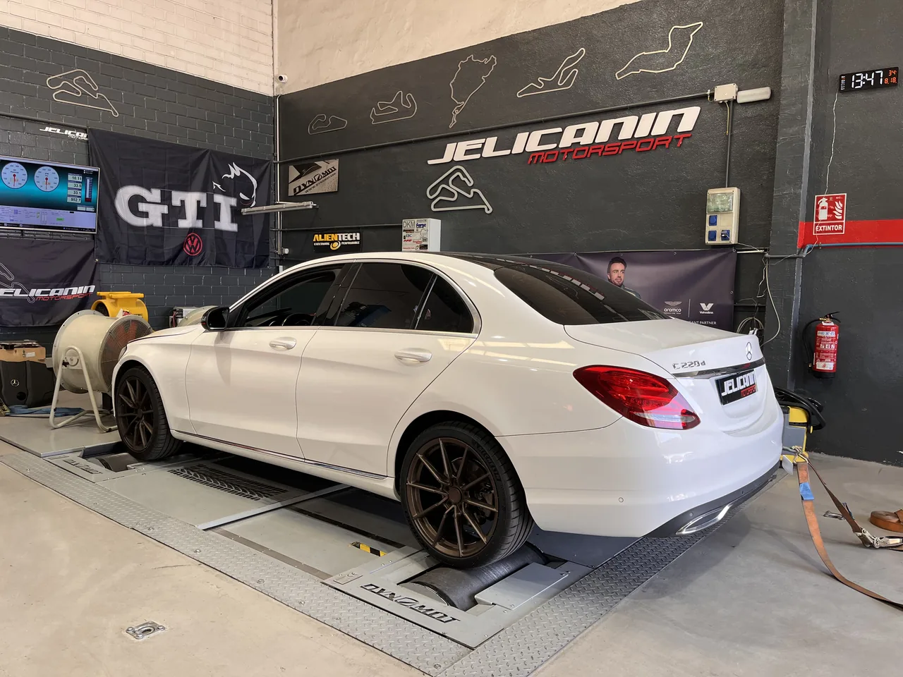 Mercedes Clase C C 220 d en el banco de potencia DynoMot 4x4 de Jelicanin Motorsport