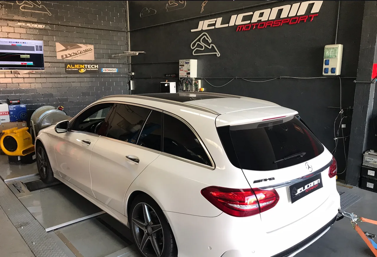 Mercedes Clase C C 220 d en el banco de potencia DynoMot 4x4 de Jelicanin Motorsport