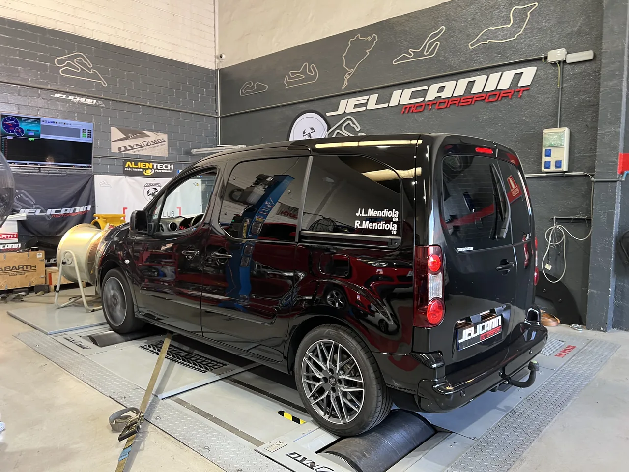 Peugeot Partner 1.6 BlueHDI en el banco de potencia DynoMot 4x4 de Jelicanin Motorsport