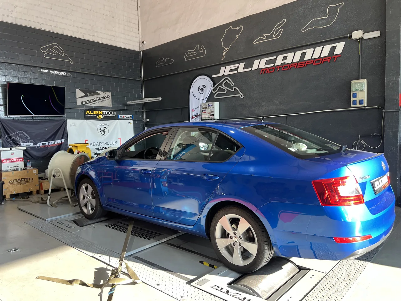 Skoda Octavia 1.8 TSI en el banco de potencia DynoMot 4x4 de Jelicanin Motorsport