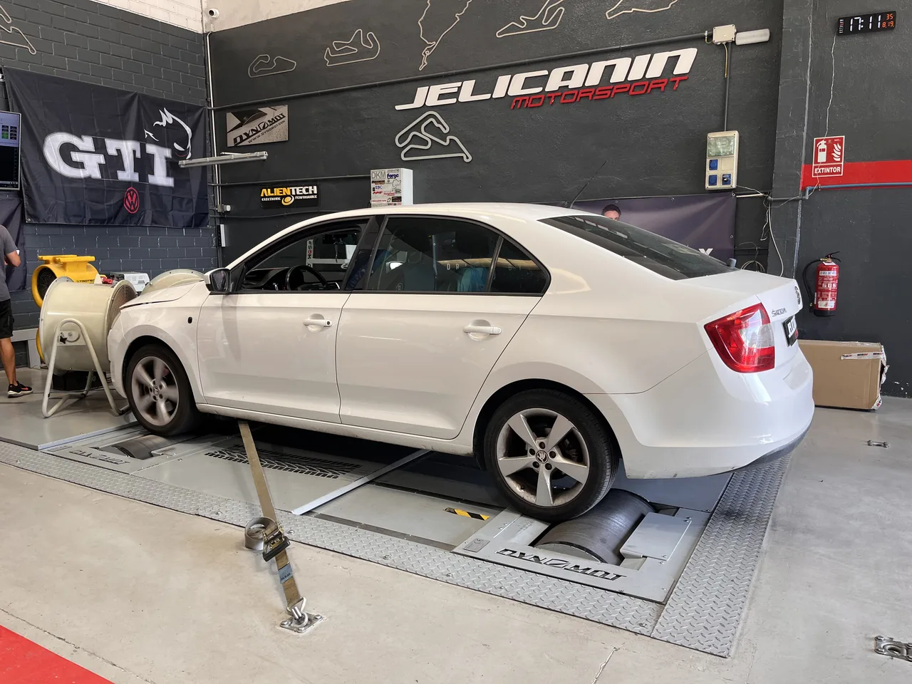 Skoda Rapid 1.6 TDI 105 en el banco de potencia DynoMot 4x4 de Jelicanin Motorsport