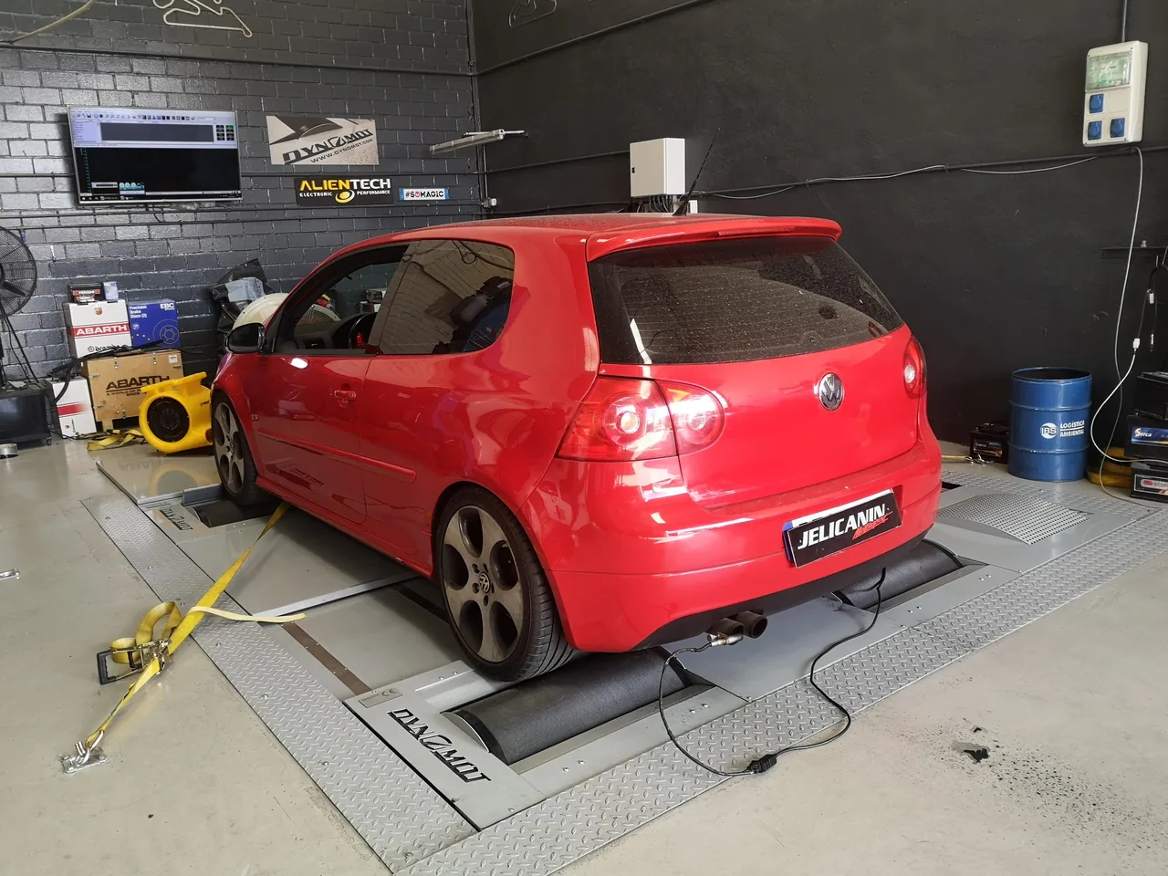 Volkswagen Golf 2.0 TFSI GTI en el banco de potencia DynoMot 4x4 de Jelicanin Motorsport