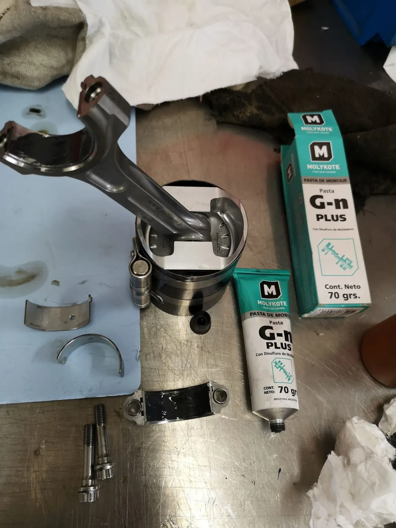 Montaje biela + pasta Molykote G-n