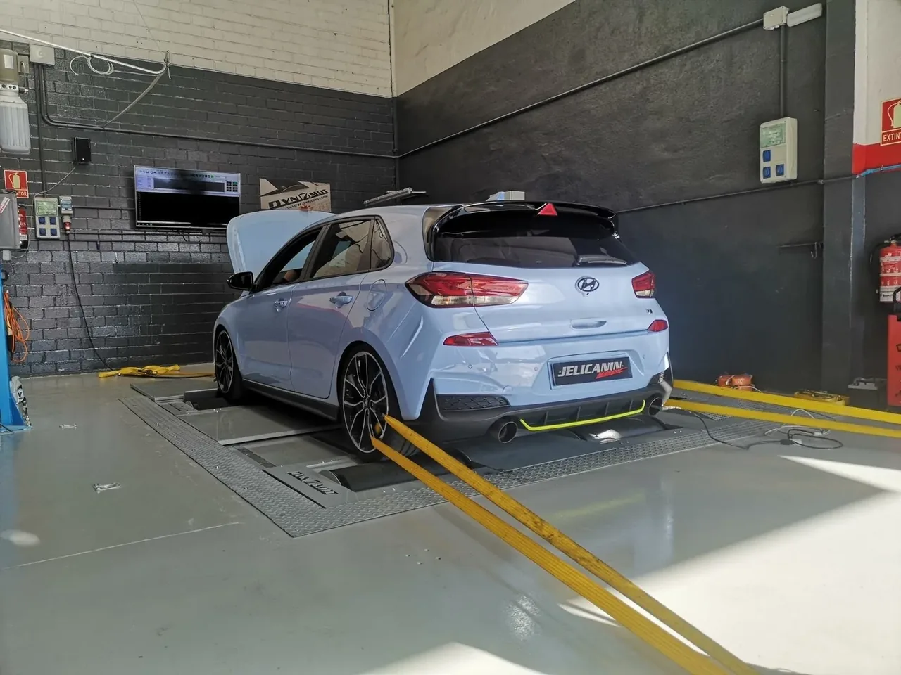 Hyundai i30N en banco