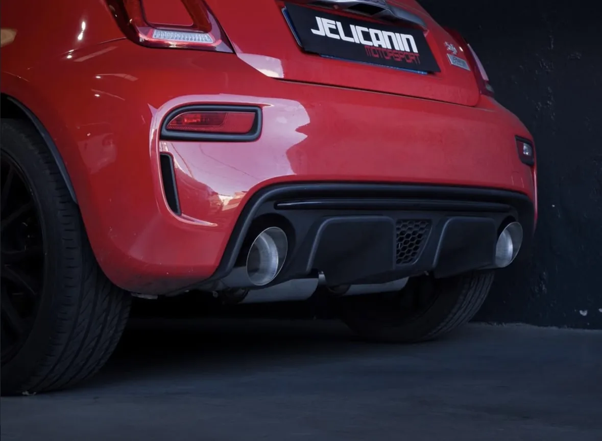 Escape con doble silenciosos y colas de 114mm Abarth