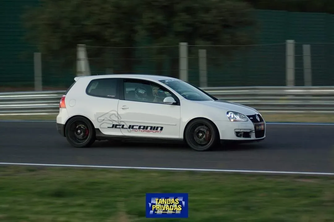 Golf Jelicanin en circuito